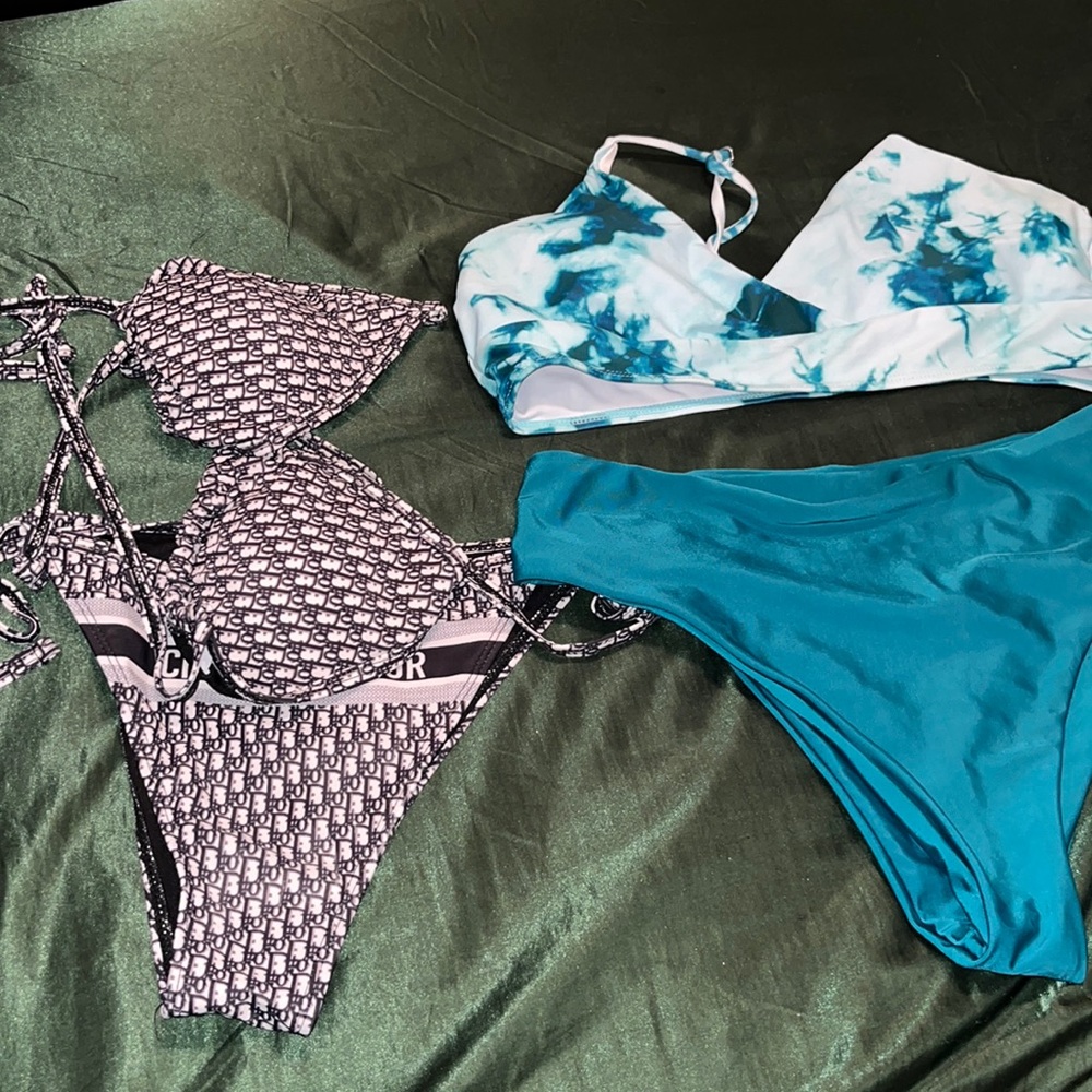 Women’s bathing suits